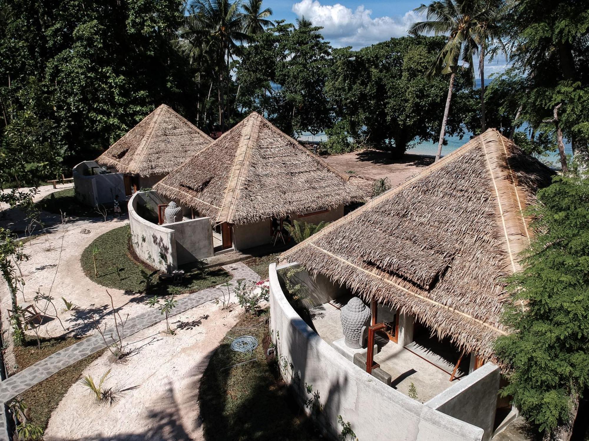 Coral Eye Boutique Resort And Marine Outpost Likupang Exterior photo
